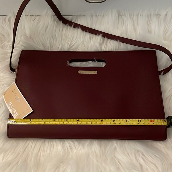 Michael Kors Clutch with strap - Picture 6 of 14